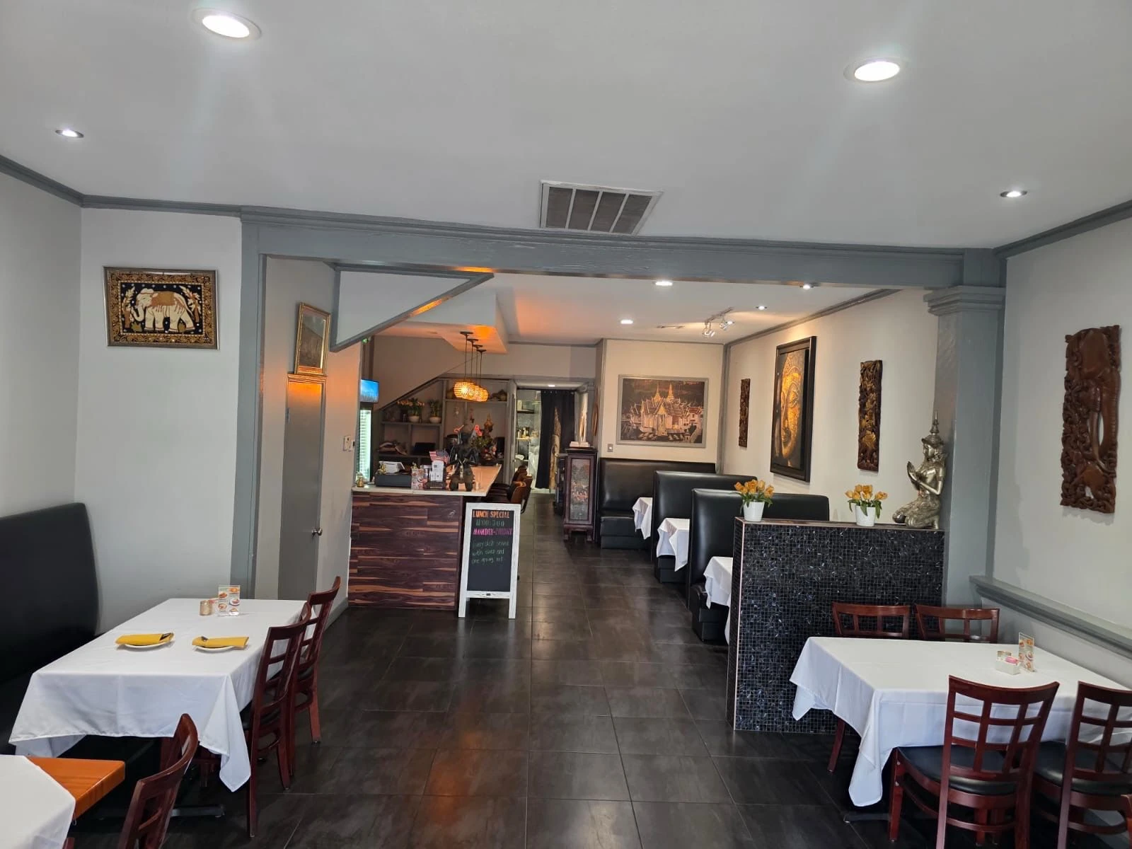 Bangkok Thai - Bangkok Thai Restaurant Interior