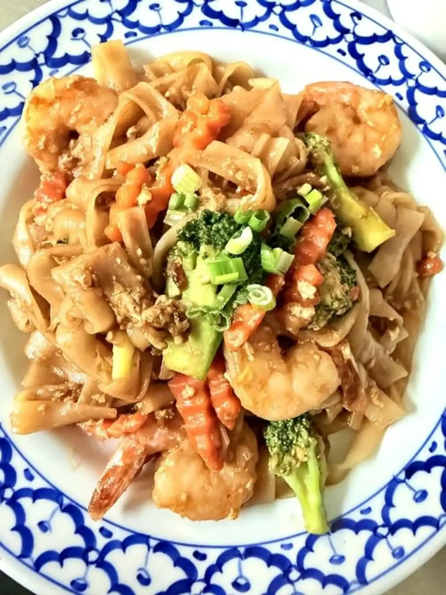 Pad See Ew - Wide rice noodles stir-fried with egg